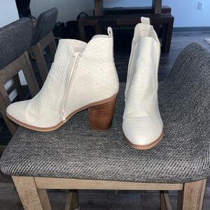 MIA cream/off white heel booties!